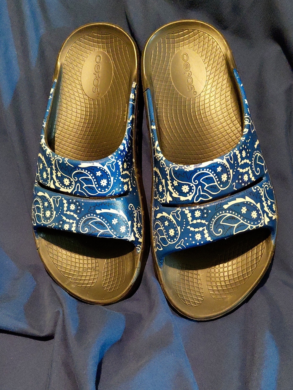 OOFOS Blue Paisley Slide Sandals
